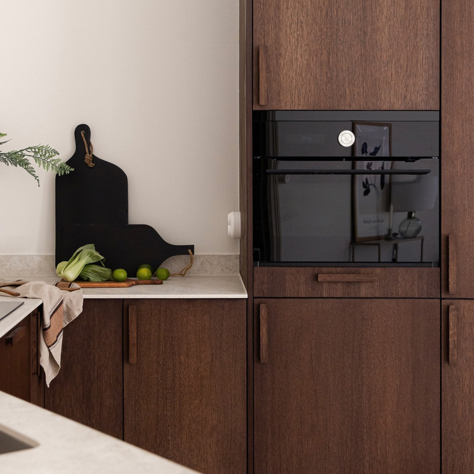 Placement of handles and knobs