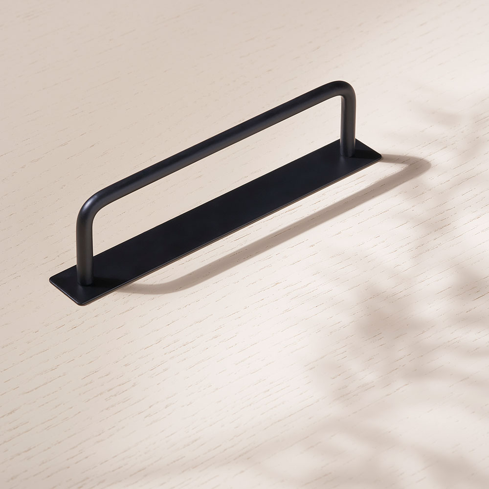 Toniton Thread Handle -  Black in the group Cabinet Handles / All Handles / Toniton x Beslag Design at Beslag Online (401040-11)