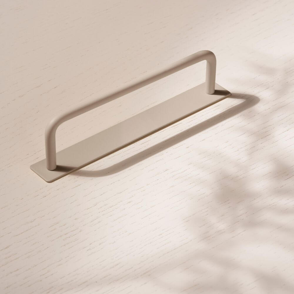 Toniton Thread Handle - Greige in the group Cabinet Handles / All Handles / Toniton x Beslag Design at Beslag Online (401046-11)