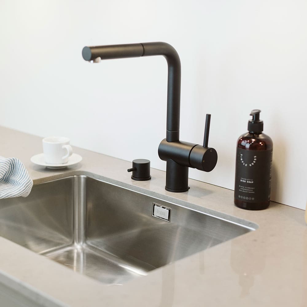 Kitchen Mixer Tap Venedig - Pull-Out Spout - Matte Black