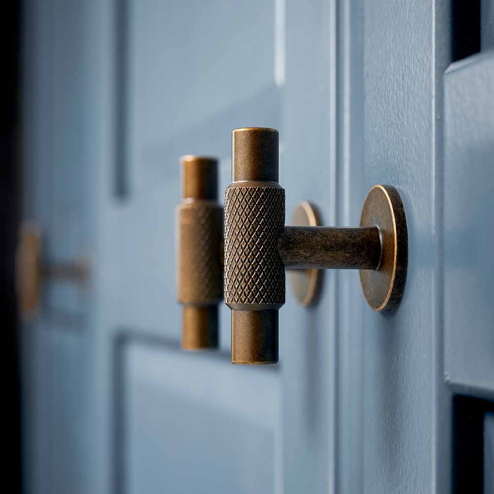 Cabinet Knob T Manor - Antique Brass