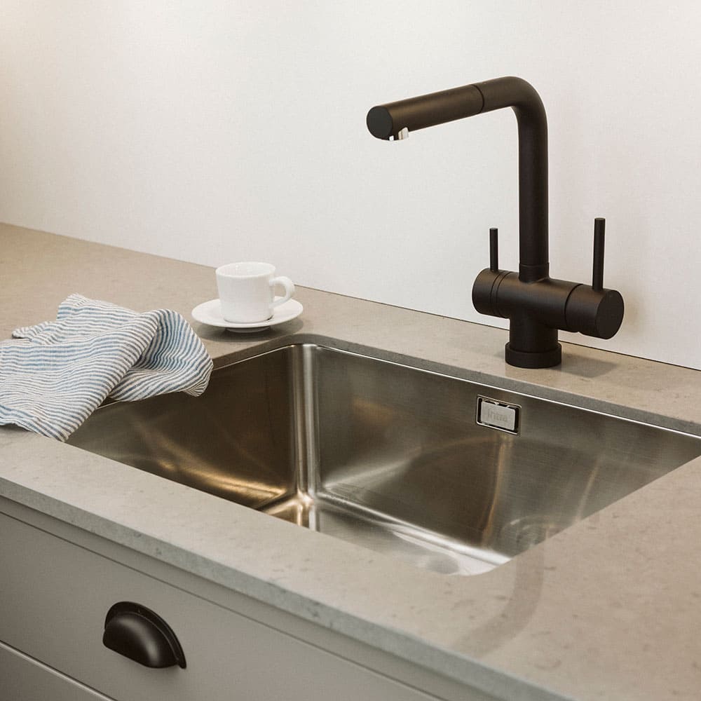 Kitchen Mixer Tap London -  Pull-Out Spout - Matte Black