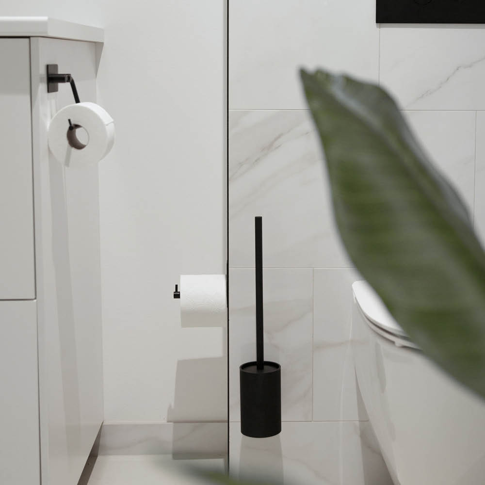 Base 200 Toilet Roll Holder - Matte Black