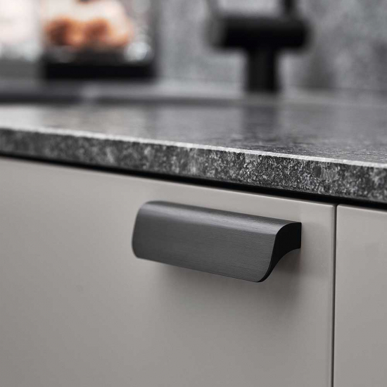 Handle Fall - Brushed Black