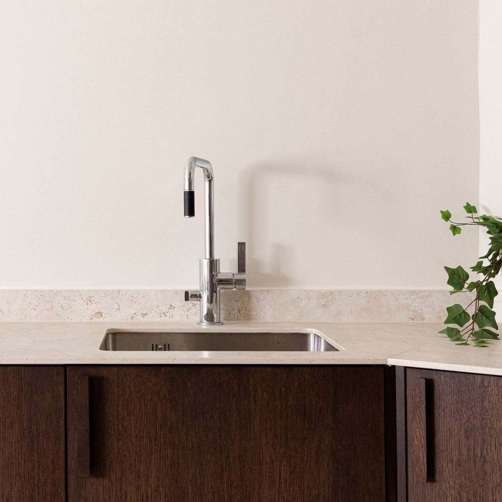 Handle Shelter - Walnut