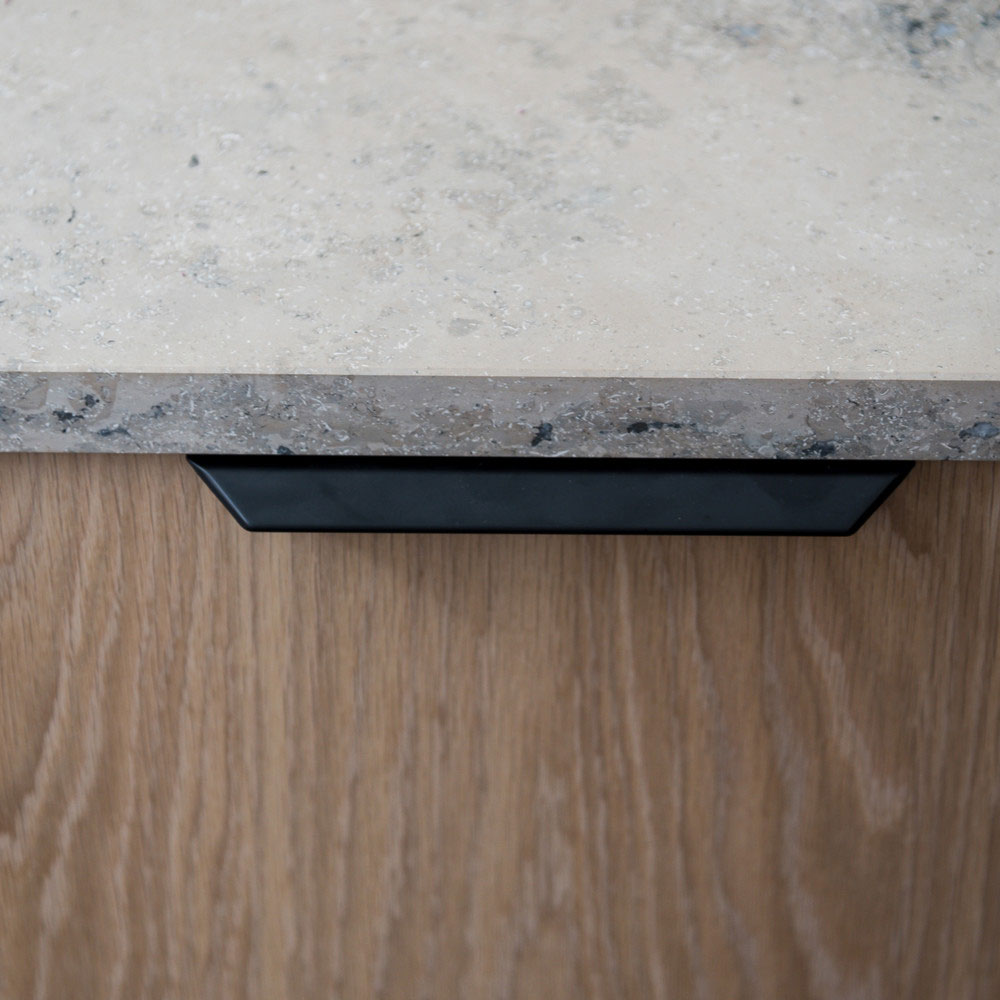 Edge Pull Handle Vann - Matte Black