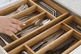 Storage box Robur in oak keeping contents neatly organised