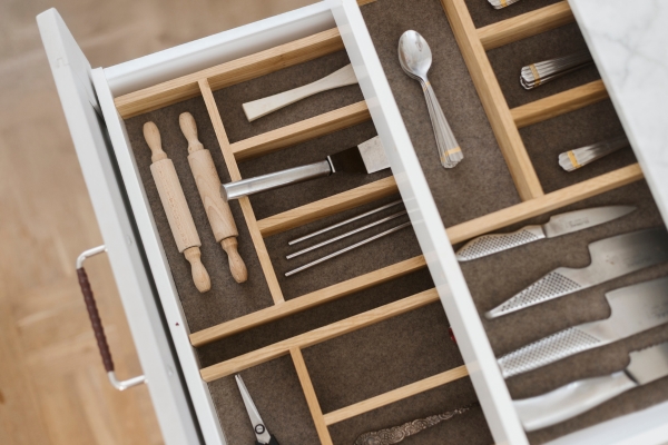 Cutlery tray organisers