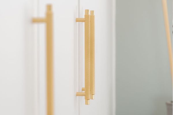 Furniture handles