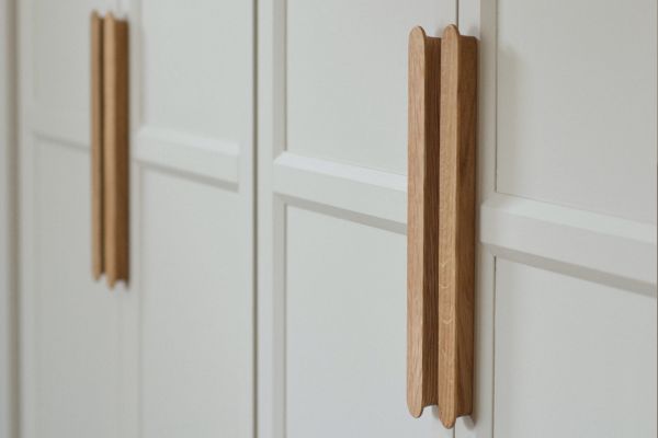 Furniture handles