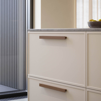 Handle Shelter - Walnut